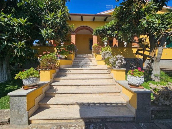 casa indipendente in vendita a Fiano Romano