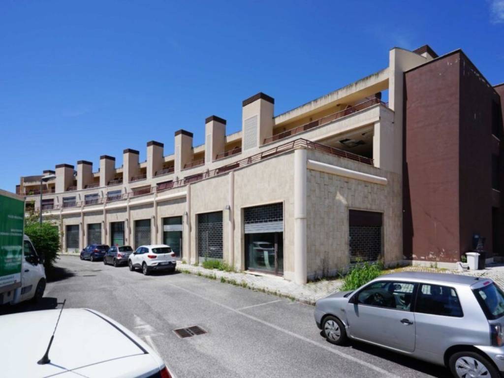 negozio in vendita a Fiano Romano