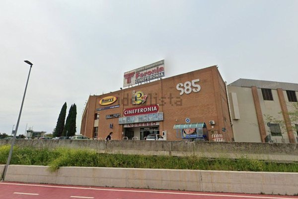 locale commerciale in vendita a Fiano Romano