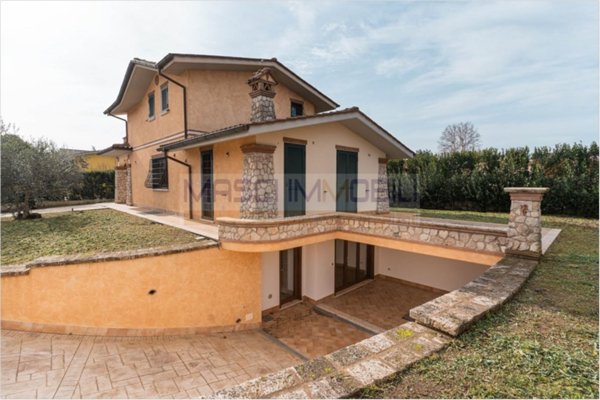 casa indipendente in vendita a Fiano Romano