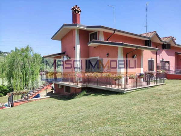 casa indipendente in vendita a Fiano Romano