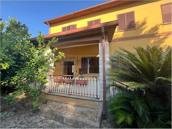 casa indipendente in vendita a Fiano Romano