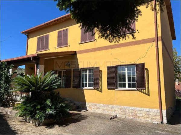 casa indipendente in vendita a Fiano Romano