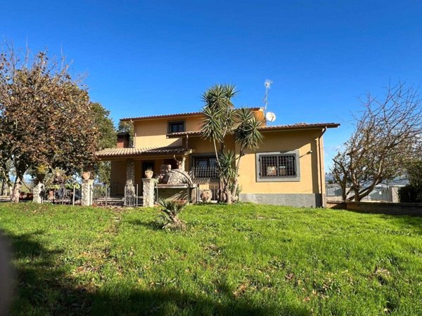 casa indipendente in vendita a Fiano Romano