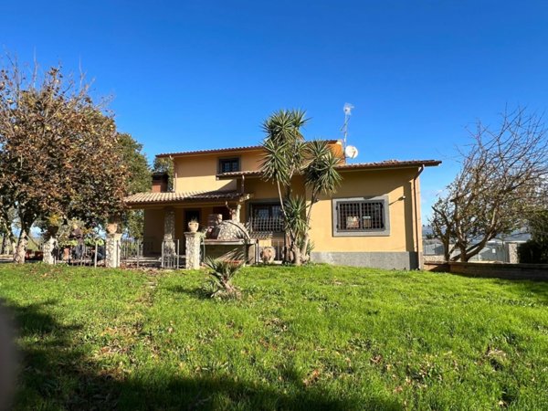 casa indipendente in vendita a Fiano Romano