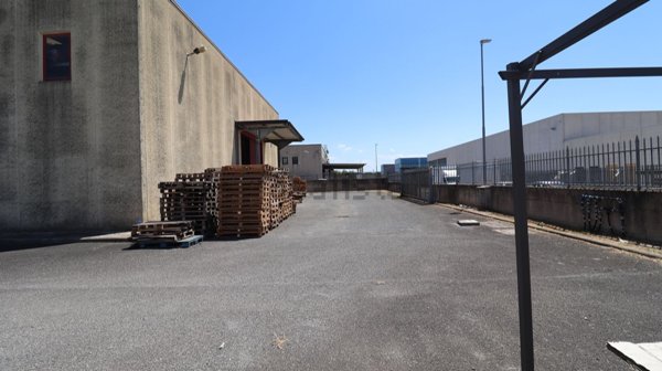 locale di sgombero in vendita a Fiano Romano