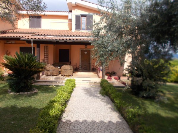 casa indipendente in vendita a Fiano Romano