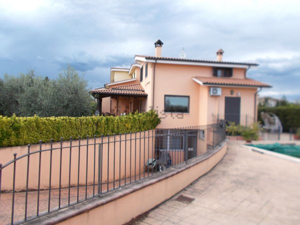casa indipendente in vendita a Fiano Romano