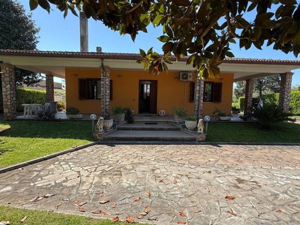casa indipendente in vendita a Fiano Romano
