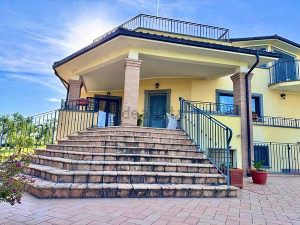 casa indipendente in vendita a Fiano Romano