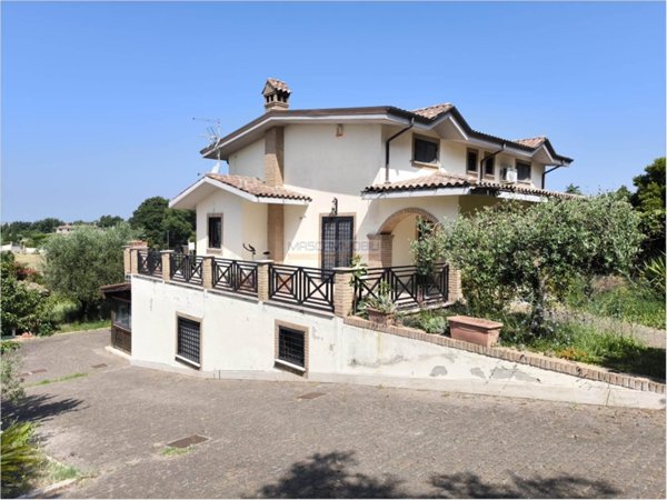 casa indipendente in vendita a Fiano Romano