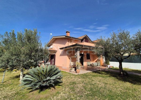 casa indipendente in vendita a Fiano Romano