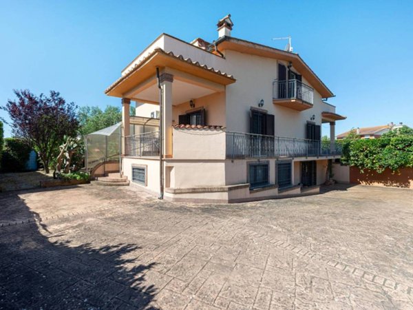 casa indipendente in vendita a Fiano Romano