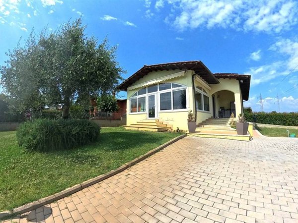 casa indipendente in vendita a Fiano Romano