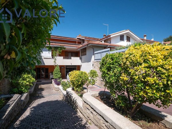 casa indipendente in vendita a Fiano Romano