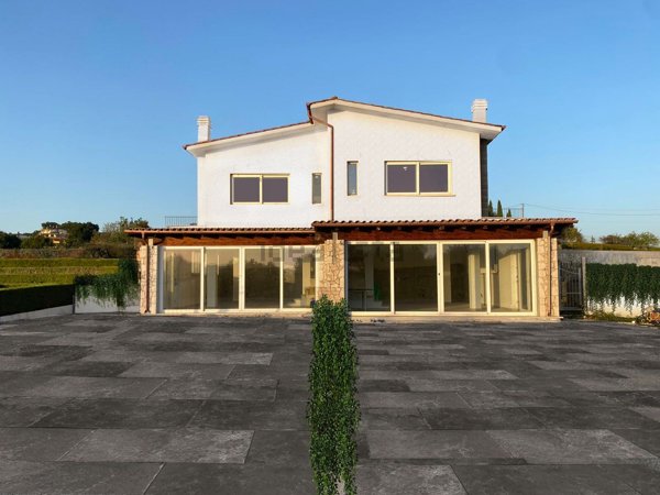 casa indipendente in vendita a Fiano Romano