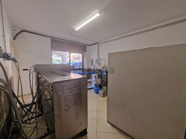 locale commerciale in vendita a Fiano Romano