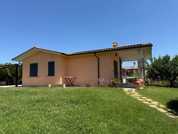 casa indipendente in vendita a Fiano Romano