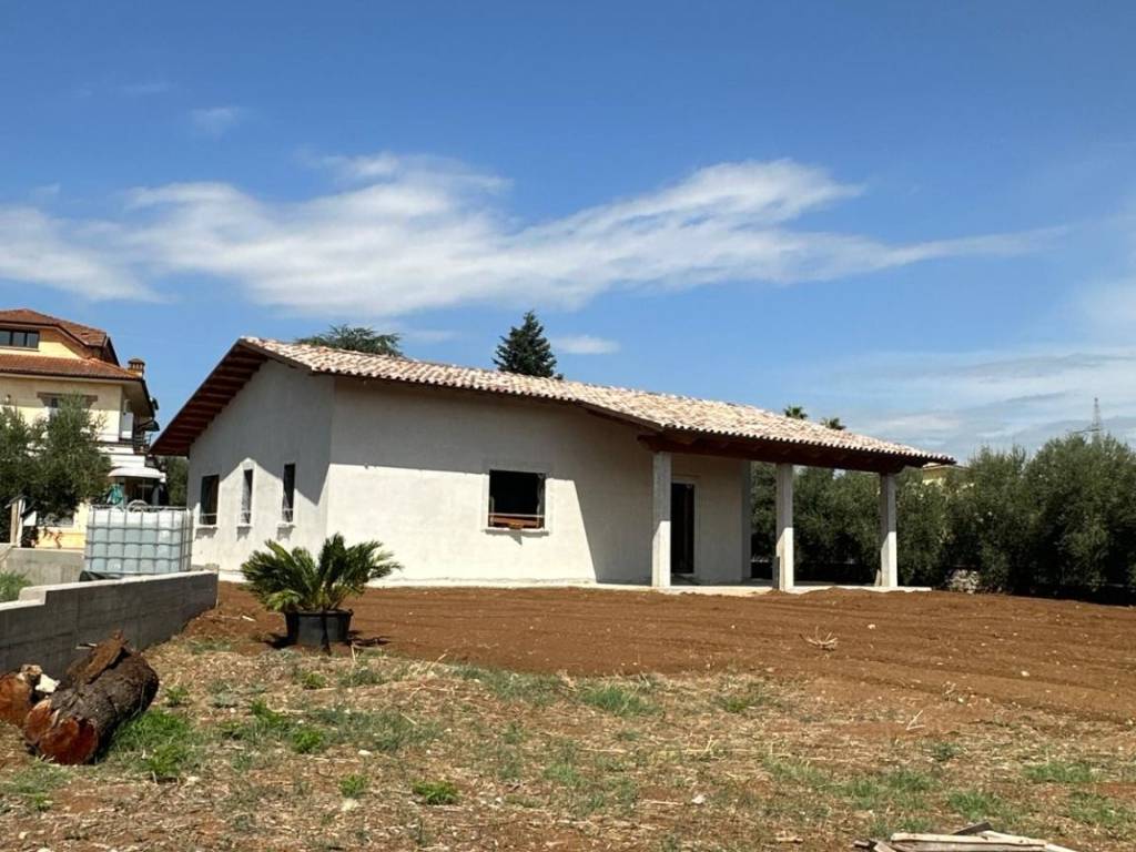 casa indipendente in vendita a Fiano Romano