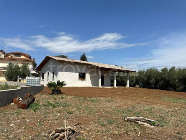 casa indipendente in vendita a Fiano Romano