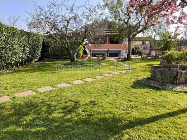 casa indipendente in vendita a Fiano Romano