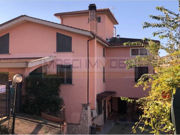 casa indipendente in vendita a Fiano Romano