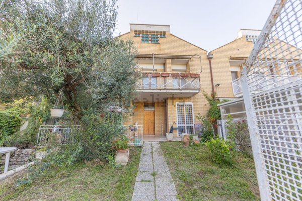 casa indipendente in vendita a Fiano Romano