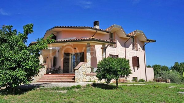 casa indipendente in vendita a Fiano Romano