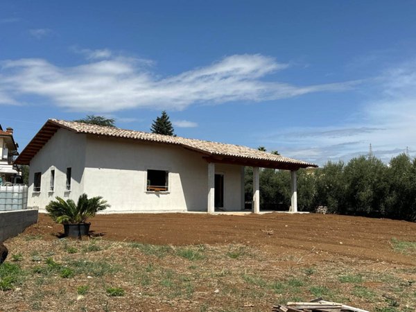 casa indipendente in vendita a Fiano Romano
