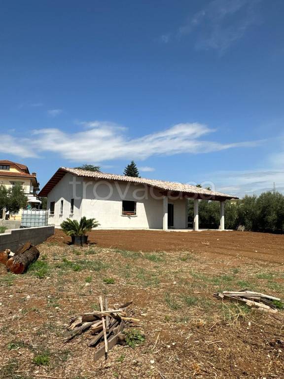 casa indipendente in vendita a Fiano Romano