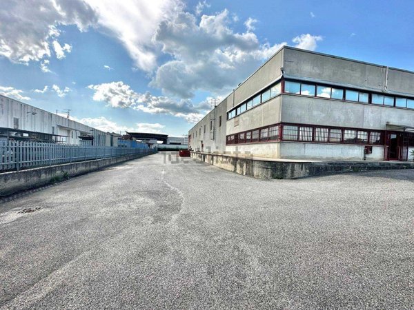 capannone in vendita a Fiano Romano