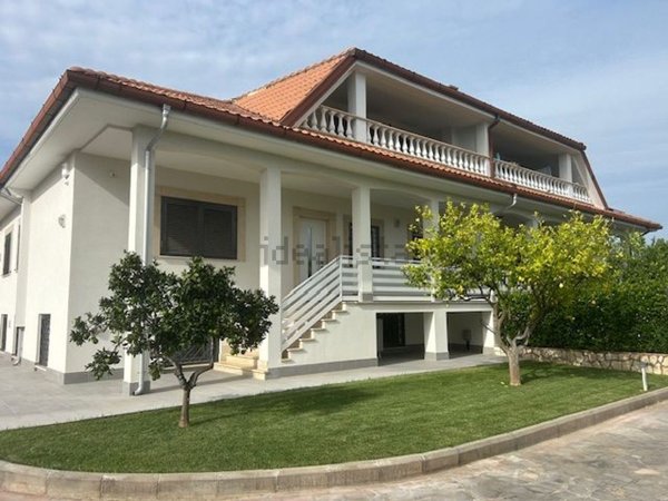 casa indipendente in vendita a Fiano Romano