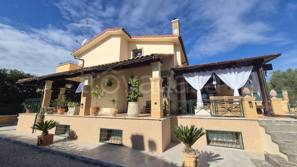 casa indipendente in vendita a Fiano Romano