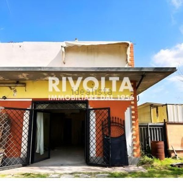 locale commerciale in vendita a Fiano Romano