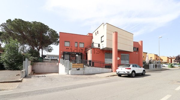 locale commerciale in vendita a Fiano Romano