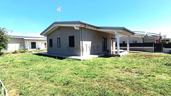 casa indipendente in vendita a Fiano Romano