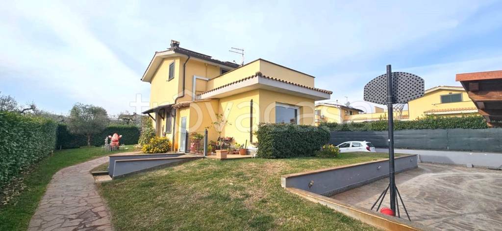 casa indipendente in vendita a Fiano Romano