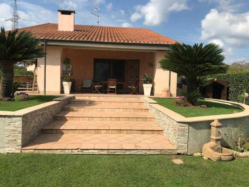 casa indipendente in vendita a Fiano Romano