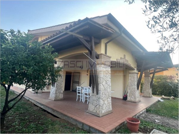 casa indipendente in vendita a Fiano Romano