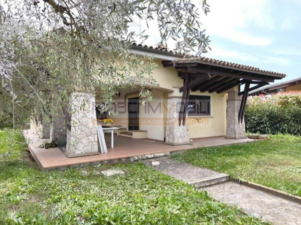casa indipendente in vendita a Fiano Romano