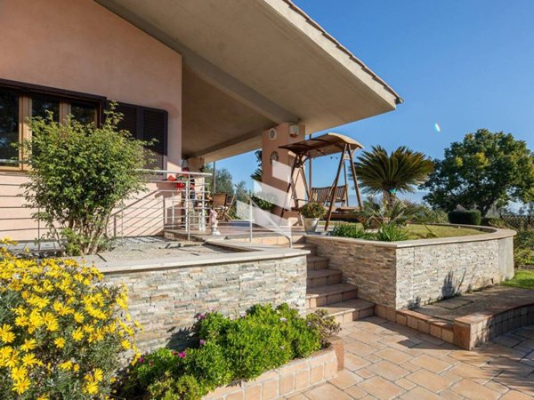 casa indipendente in vendita a Fiano Romano