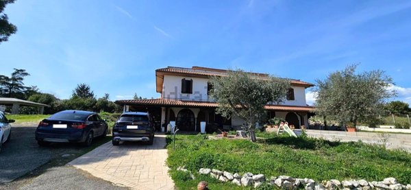 casa indipendente in vendita a Fiano Romano