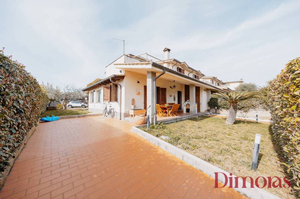 casa indipendente in vendita a Fiano Romano