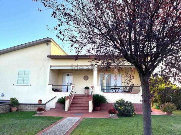 casa indipendente in vendita a Fiano Romano