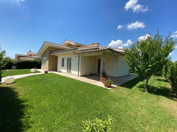 casa indipendente in vendita a Fiano Romano