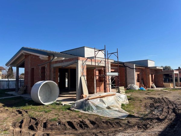 casa indipendente in vendita a Fiano Romano