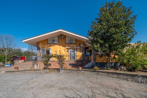 casa indipendente in vendita a Fiano Romano