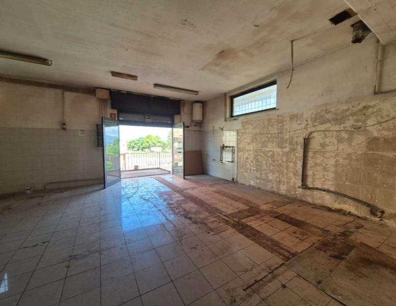 locale commerciale in vendita a Fiano Romano