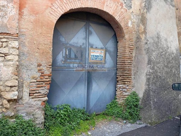 locale di sgombero in vendita a Fiano Romano