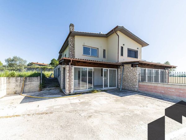 casa indipendente in vendita a Fiano Romano